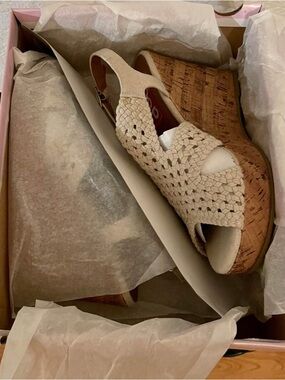 Mudd Beige Woven Cork Wedge Slingback Sandals